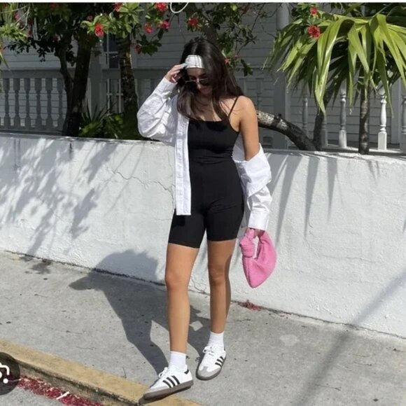 Aritzia TnAction TnaBUTTER Romper Black Size XS - Picture 2 of 7